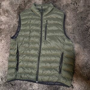 32 Degrees Men's Forest Green Quilted Vest Size L